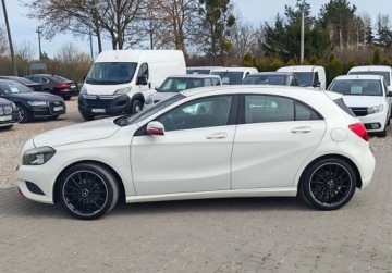 Mercedes Klasa A W176 Hatchback 5d 1.5 180 CDI BlueEFFICIENCY 109KM 2014 Mercedes-Benz Klasa A 1.5 Diesel 109KM, zdjęcie 2