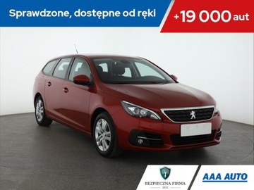 Peugeot 308 II SW Facelifting 1.2 PureTech 110KM 2019 Peugeot 308 1.2 PureTech, Salon Polska