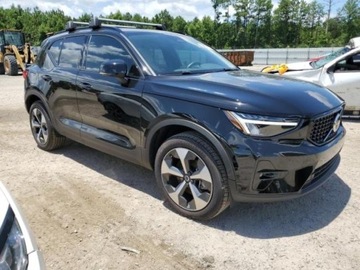 Volvo XC40 2023 Volvo XC 40 2023r, Plus, 4x4, 2.0L 2.0 Benzyna 252KM, zdjęcie 3