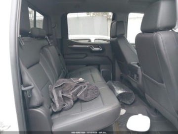 Chevrolet Silverado II 2025 Chevrolet Silverado 2025r., 4x4, 5.3L 5.3 Benzyna 355KM, zdjęcie 9