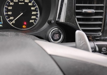 Mitsubishi Outlander III SUV 2.2 DOHC DI-D 150KM 2013 Mitsubishi Outlander 2013r, 2.3 DIESEL 4x4. Uszkodzony tyl i lekko przod., zdjęcie 12