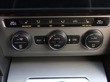 Volkswagen Passat B8 Variant 1.6 TDI BlueMotion SCR 120KM 2017 VW Passat 1.6 TDI, Klima, Klimatronic, Parktronic, zdjęcie 12