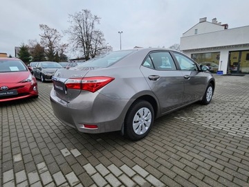 Toyota Corolla XI Sedan 1.6 Valvematic 132KM 2015 Toyota Corolla 1.6 Active Seria E16 (2012-2019), zdjęcie 3