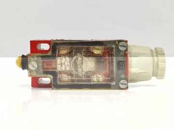 BERNSTEIN I-U1Z 10A 380В DPDT КОНЦЕВОЙ ВЫКЛЮЧАТЕЛЬ