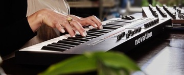 Novation Launchkey 25 MK3 MIDI/USB клавиатура управления 25 клавиш + SOFT