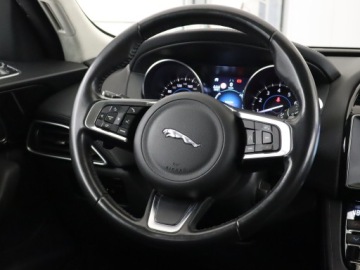 Jaguar F-Pace SUV 2.0 i4 250KM 2019 Jaguar F-Pace 25t AWD, Salon Polska, Serwis ASO, zdjęcie 11