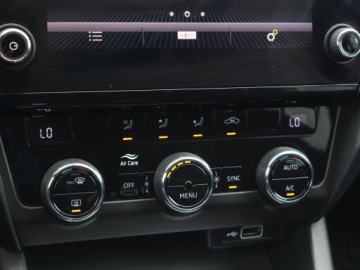 Skoda Octavia III Kombi Facelifting 1.6 TDI 115KM 2019 Skoda Octavia 1.6 TDI, Salon Polska, zdjęcie 17