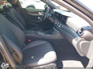 Mercedes Klasa E W213 2022 Mercedes-Benz Klasa E 350, 2022r., 2.0L 2.0 Benzyna 255KM, zdjęcie 7