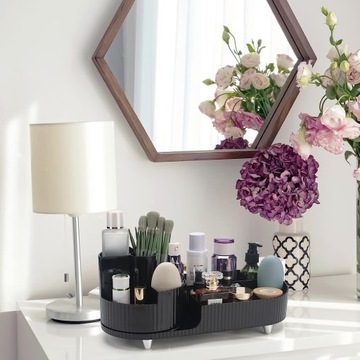 Вращающаяся подставка-органайзер для косметики.