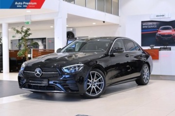 Mercedes Klasa E W213 Limuzyna Facelifting 2.0 E220d 194KM 2022 Mercedes-Benz Klasa E 220dFV23Reflektory LED StatyczneOswietlenie Ambiente, zdjęcie 2