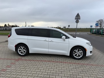 Chrysler Pacifica II 3.6 V6 291KM 2020 Chrysler Pacifica , 8 osób, zdjęcie 3