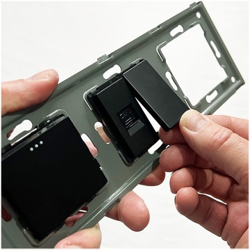 Ramka Szklana Potrójna Czarna do Modułów MIUUN GL