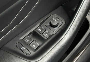 Volkswagen Passat B8 Variant Facelifting 2.0 TDI SCR 150KM 2022 Volkswagen Passat Elegance Pakiety, ACC, Kamera, Podgrzewane 4 fotele, er, zdjęcie 19