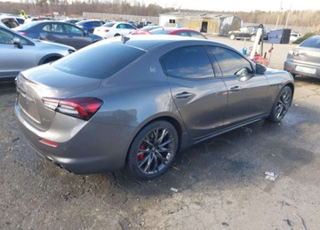 Maserati Ghibli III 2021 Maserati Ghibli MASERATI GHIBLI S Q4 3.0 Benzyna 430KM, zdjęcie 2