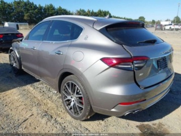Maserati Levante 2021 Maserati Levante Granlusso 2021 3.0l 3.0 Benzyna 345KM, zdjęcie 3