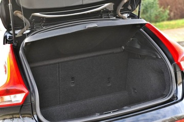 Volvo V40 II Hatchback Facelifting 2.0 D2 120KM 2017 Volvo V40 LiFt Full Led R-Design Digital Alcantara, zdjęcie 18