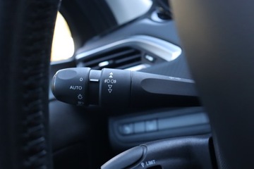 Peugeot 2008 I SUV Facelifting 1.2 PureTech 130KM 2016 Peugeot 2008 1.2 PureTech, Salon Polska, zdjęcie 20