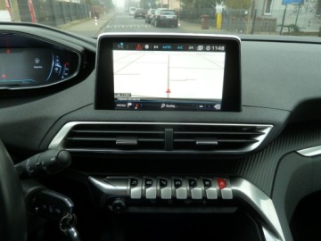 Peugeot 3008 II Crossover 1.2 PureTech 130KM 2018 Peugeot 3008 NAWIGACJAKAMERA COFANIAAUTOMATGWARANCJA 1.2 Benzyna 131KM, zdjęcie 13