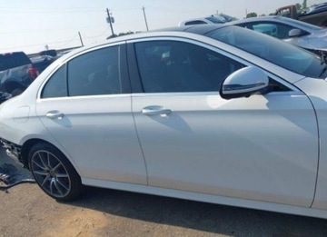 Mercedes Klasa E W213 2021 Mercedes-Benz Klasa E 2021, 2.0L, od ubezpieczalni, zdjęcie 4