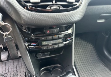 Peugeot 2008 I SUV Facelifting 1.2 PureTech 130KM 2019 Peugeot 2008 1.2 benz. 131KM Gwarancja Zamiana Zarejestrowany 1.2 Benzyna, zdjęcie 14