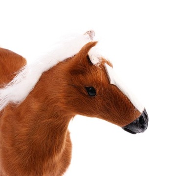 Реалистичная имитация плюшевой плюшевой лошадки.