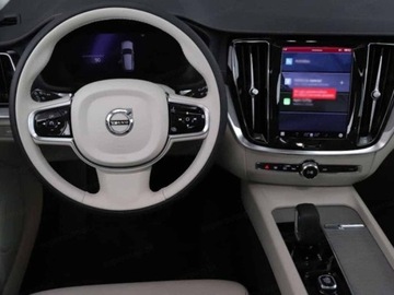 Volvo V60 II  Kombi Facelifting 2.0 B4 B 197KM 2025 VOLVO V60 B4 Plus Dark Combi 2.0 (197KM) 2025, zdjęcie 6