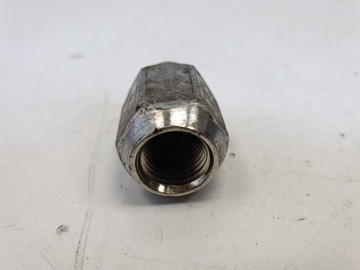 SsangYong Korando III ВИНТ ГАЙКА КОЛЕСА обод