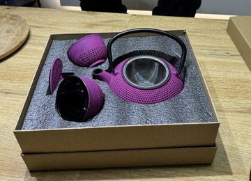 CZAJNIK żeliwny zaparzacz do herbaty Imbryk 0,8l Podkładka +2 Czarki 100ml