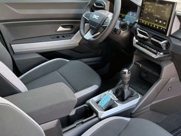Dacia Bigster 1.2 TCe 140KM 2025 Od ręki - Journey LPG 1.2 mHEV 140KM / Pakiet Zimowy, Parking, zdjęcie 4