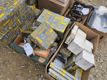 КОМПЛЕКТ СЕРВИСНЫХ ПОДДОНОВ из новых оригинальных запчастей RENAULT