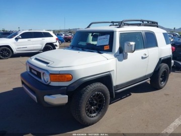 Toyota FJ Cruiser 2013 Toyota FJ 2013 r., 4,0L 4.0 Benzyna 260KM, zdjęcie 2