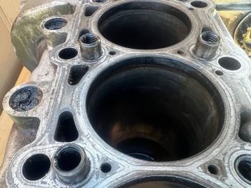 Blok silnika 070103021f koła rozrządu AXD VW T5 2.5 TDi