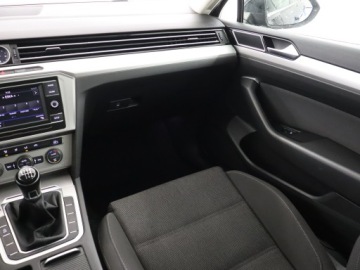 Volkswagen Passat B8 Limousine 1.8 TSI BlueMotion Technology 180KM 2018 VW Passat 1.8 TSI, Salon Polska, Klima, zdjęcie 7