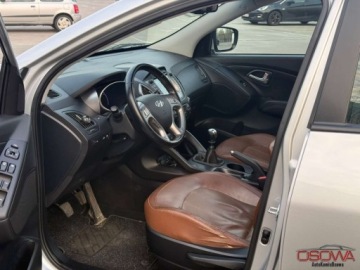 Hyundai ix35 SUV Facelifting 1.6 GDI 135KM 2014 Hyundai ix35 1.6GDI lift ledy Navi kamera skory panorama xenon full opcja, zdjęcie 33