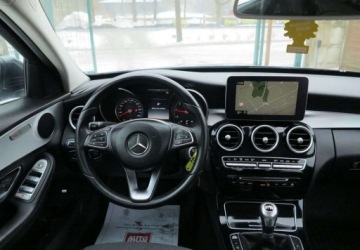 Mercedes Klasa C W205 Limuzyna 200 BlueTEC 136KM 2015 Mercedes-Benz Klasa C Mercedes-Benz Klasa C 200 (BlueTEC) d Avantgarde 1.6, zdjęcie 19