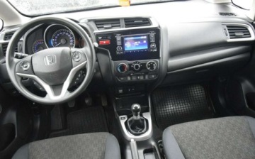 Honda Jazz IV Mikrovan 1.3 i-VTEC 102KM 2017 Honda Jazz 1.3B Klima Oryginal Lakier 2017r 125 TYS KM Grzane Fotele 1.3, zdjęcie 24