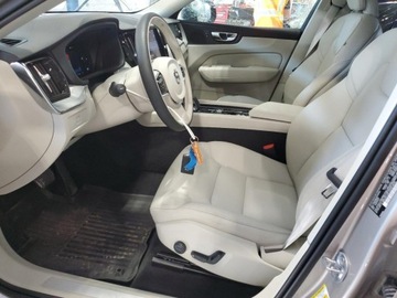 Volvo XC60 II 2025 Volvo XC 60 Plus 2025 2.0l 2.0 Benzyna 247KM, zdjęcie 8