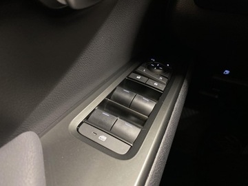 Lexus UX Crossover Facelifting 2.0 300h 199KM 2024 Lexus UX 300h F Sport Design Lexus UX 300h F Sport, zdjęcie 19