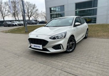 Ford Focus IV Hatchback 1.0 EcoBoost 125KM 2021 Ford Focus 1.0 ecoboost 125 KM 6MT ST-Line pakiet Parking, Winter Benzyna, zdjęcie 1