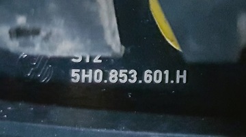 ZNAK MASKA PŘEDNÍ RADAR VW PASSAT B8 GOLF VIII 5H0853601H ORIGINÁLNÍ JEHLA
