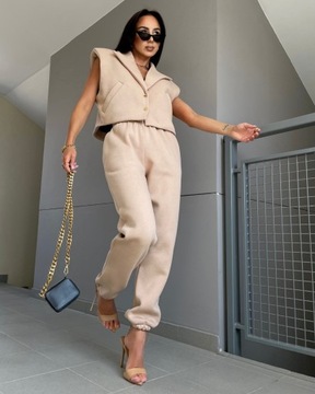 Комплект спортивного костюма La Milla, жилет, брюки бежевого цвета, универсальный размер.