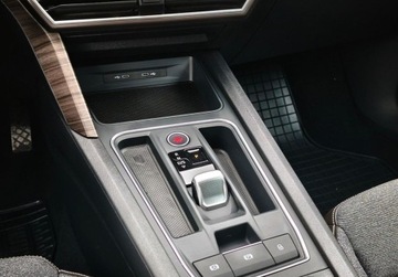 Seat Leon IV Sportstourer 1.5 eTSI (MHEV) 150KM 2021 Seat Leon Xcellence Pakiety, Hak, Wirtualny kokpit, ACC, Podgrzewane fote, zdjęcie 24