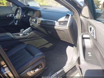BMW X6 G06 2021 BMW X6 M50I 2021 4.4l 4.4 Benzyna 523KM, zdjęcie 9