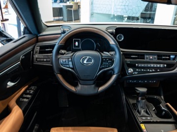 Lexus ES VII (XV70) Sedan Facelifting 300h 218KM 2025 LEXUS ES 300h Omotenashi Sedan 2.5 E-CVT 218KM, zdjęcie 6