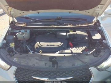 Chrysler Pacifica II 2021 Chrysler Pacifica Touring L, 2021r., 3.6L 3.6 Benzyna 287KM, zdjęcie 11