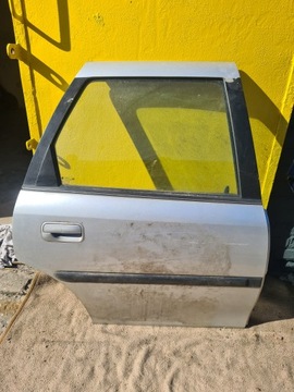 DVEŘE PRAVÉ ZADNÍ KOMPLETNÍ OPEL VECTRA B KOMBI