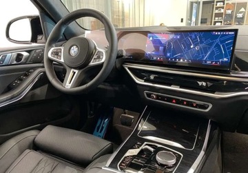 BMW X7 SUV M Facelifting 4.4 M60i 530KM 2025 BMW X7 M60i - Samochod dostepny od reki 4.4 Benzyna 530KM, zdjęcie 9