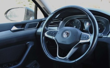 Volkswagen Passat B8 Variant Facelifting 1.5 TSI EVO 150KM 2020 Volkswagen Passat Variant GWARANCJA, 2020, 1.5 Benzyna, Automat DSG, Niski, zdjęcie 9