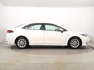 Toyota Corolla XII Sedan 1.8 Hybrid 122KM 2021 Toyota Corolla 1.8 Hybrid, Salon Polska, zdjęcie 5
