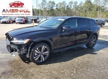 Volvo V60 II  2024 Volvo V60 Cross Country Plus 2024 2.0l 2.0 Benzyna 247KM